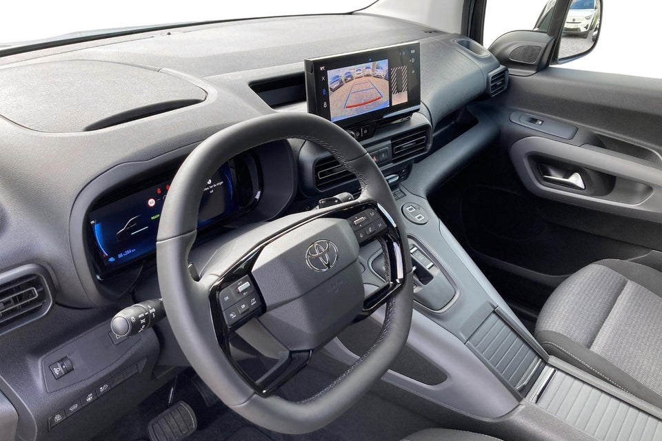 Toyota ProAce City Verso 50 Medium Family 5d