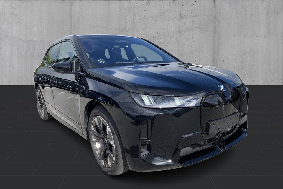 BMW iX xDrive60 Fully Charged 5d