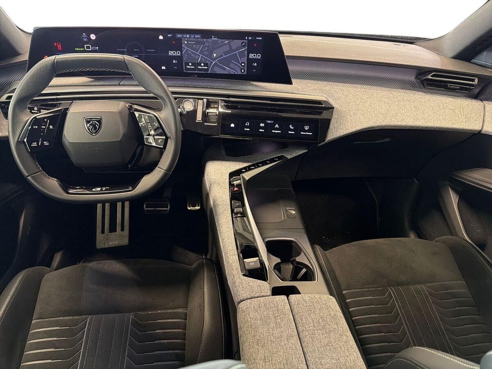 Peugeot e-3008 77 GT Pack 5d