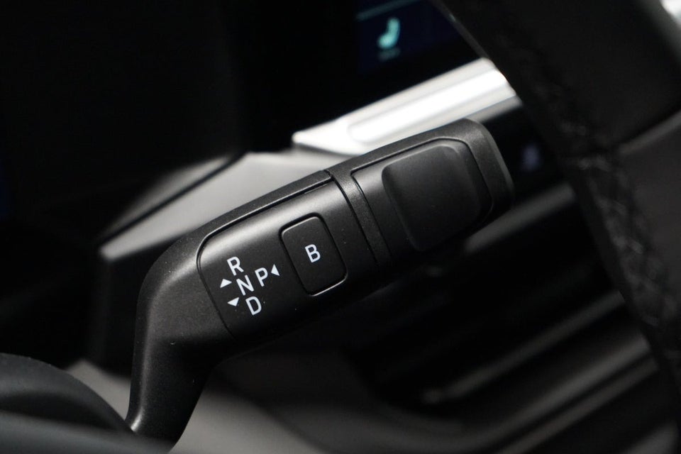 VW e-Caravelle 64 Life SWB