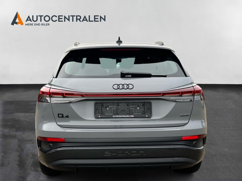 Audi Q4 e-tron 45 S-line quattro 5d