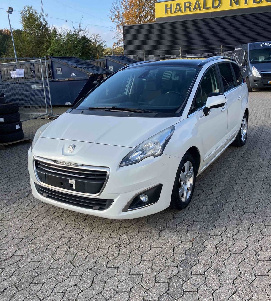 Peugeot 5008 1,2 e-THP 130 Style 7prs 5d