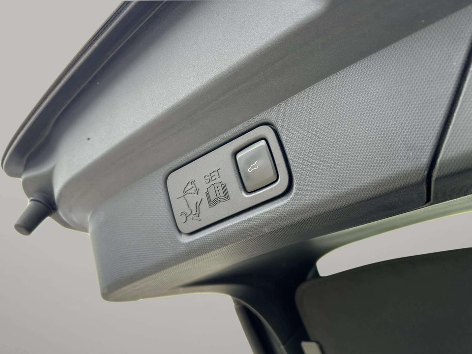 Ford Mustang Mach-E 68 Standard Range 5d