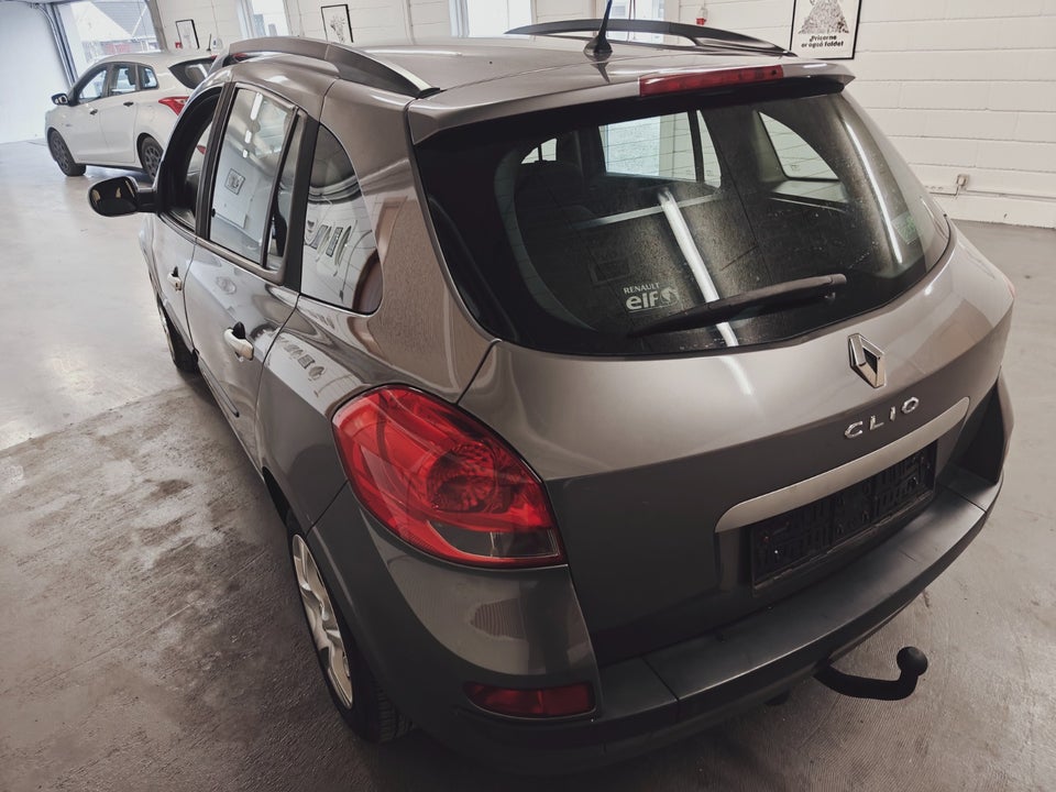 Renault Clio III 1,2 16V Expression Sport Tourer 5d