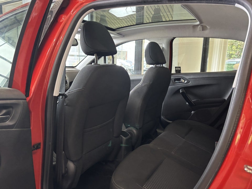 Peugeot 208 1,6 BlueHDi 100 Allure Sky 5d