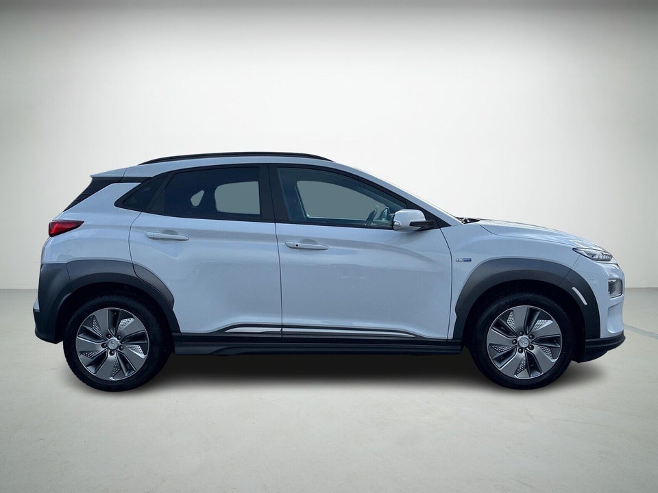 Hyundai Kona 64 EV Essential 5d