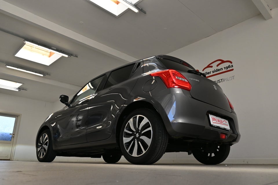 Suzuki Swift 1,2 Dualjet Exclusive CVT 5d