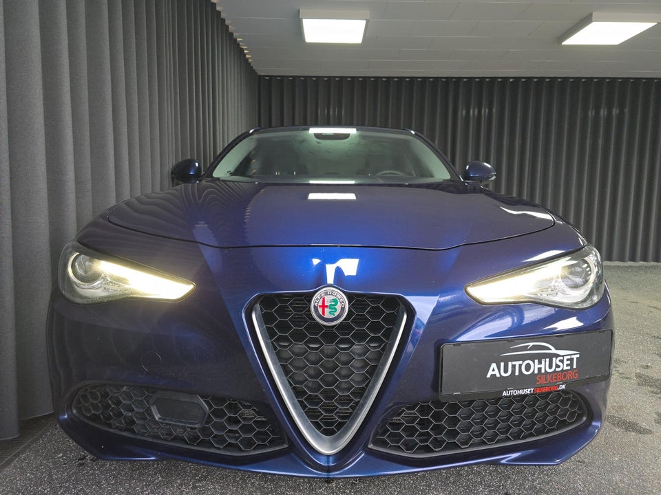 Alfa Romeo Giulia 2,0 T 200 Edizione aut. 4d