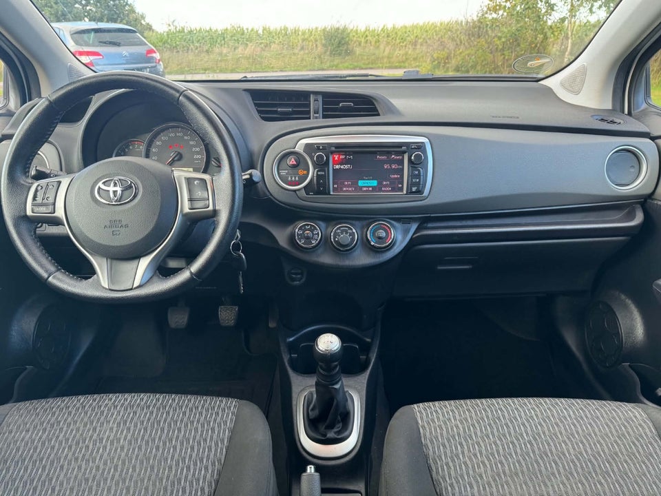Toyota Yaris 1,0 VVT-i T2 5d