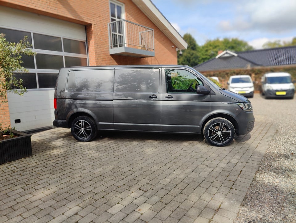 VW Transporter 2,0 TDi 150 Kassevogn DSG lang
