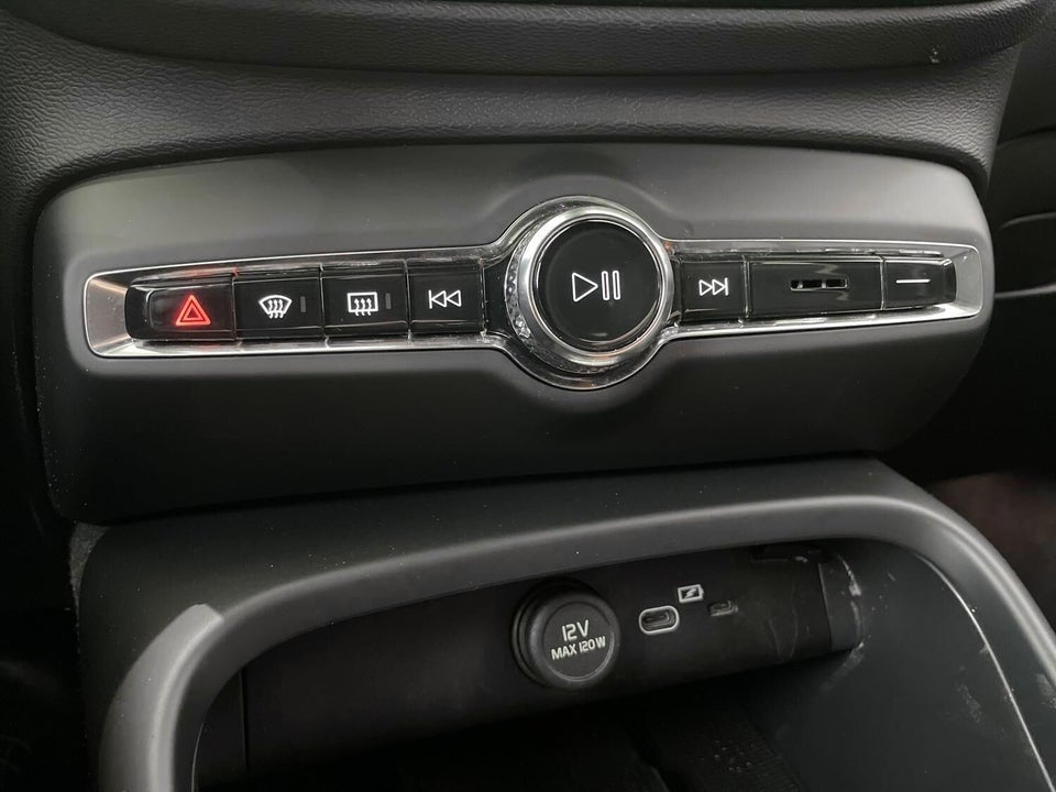 Volvo XC40 ReCharge Extended Range Plus 5d