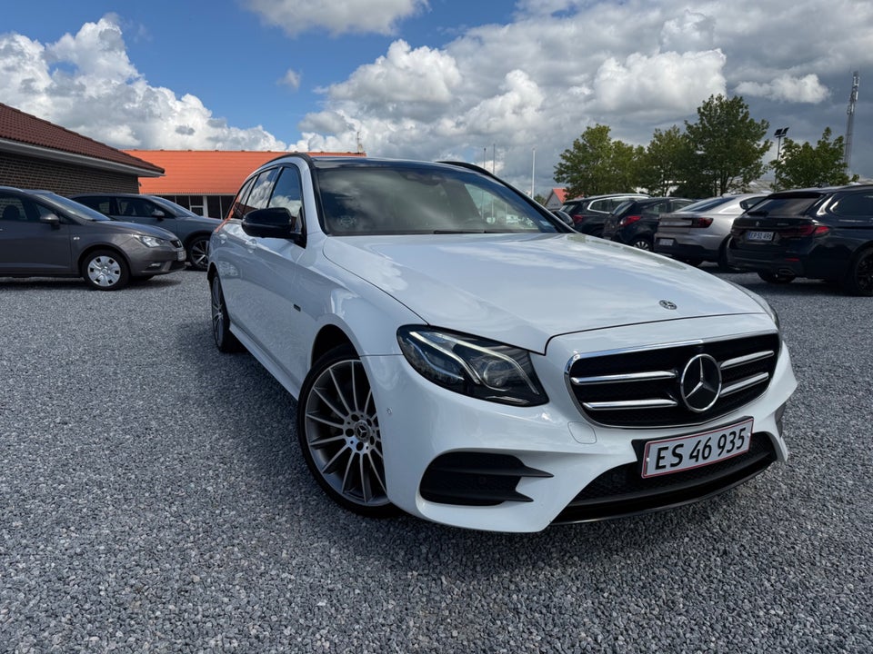 Mercedes E300 de 2,0 AMG Line stc. aut. 5d