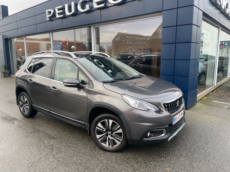 Peugeot 2008 1,2 e-THP 110 Selection Sky 5d