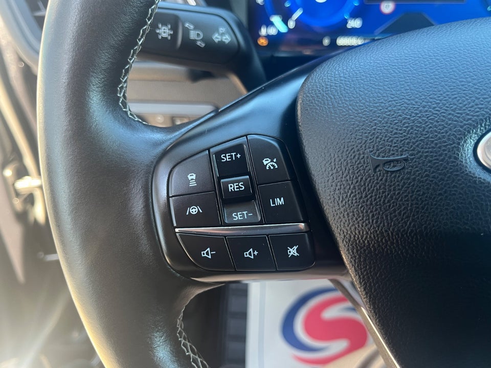 Ford Kuga 2,5 PHEV Vignale CVT 5d