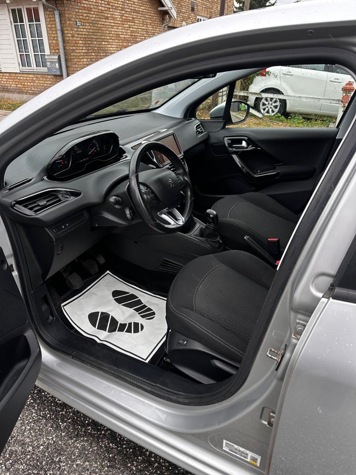 Peugeot 208 1,6 BlueHDi 100 Active 5d