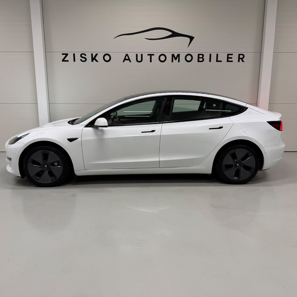 Tesla Model 3 Long Range AWD 4d