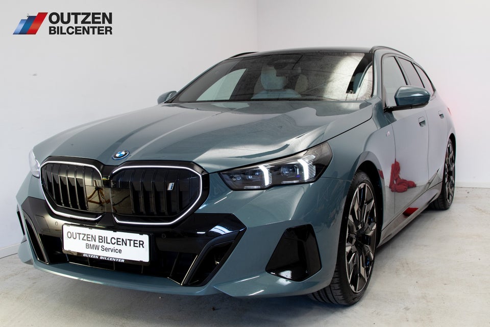 BMW i5 eDrive40 Fully Charged M-Sport Pro 4d