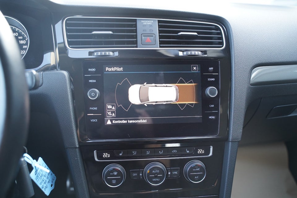 VW Golf VII 1,6 TDi 115 Comfortline Variant DSG 5d