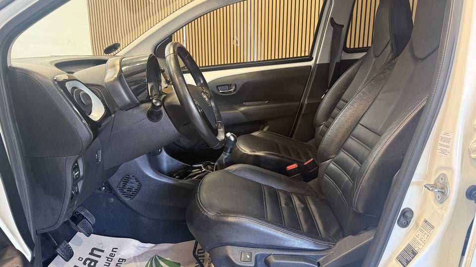 Toyota Aygo 1,0 VVT-i x-clusiv 5d