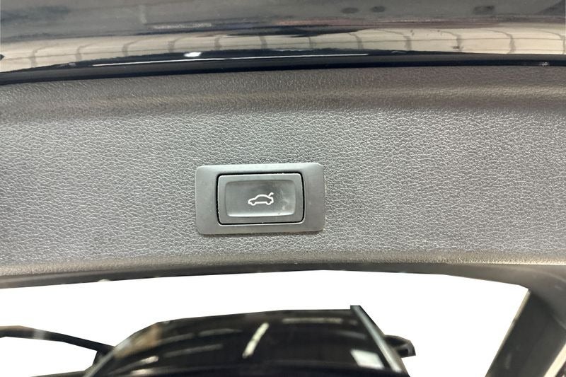Audi A4 40 TFSi Sport Prestige Tour Avant S-tr. 5d