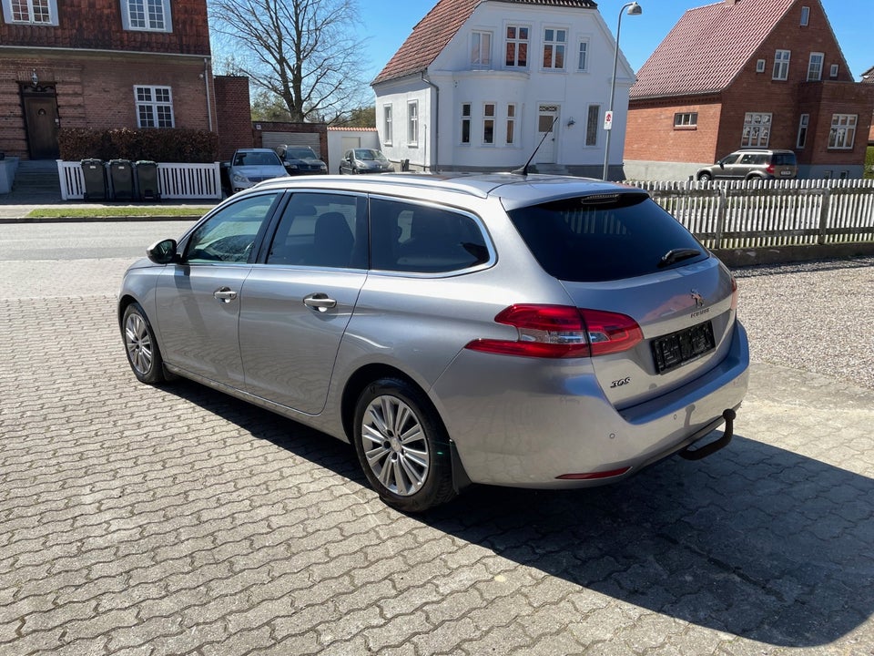 Peugeot 308 1,6 BlueHDi 120 Allure SW EAT6 5d