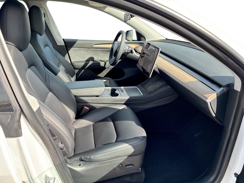 Tesla Model Y Long Range AWD 5d