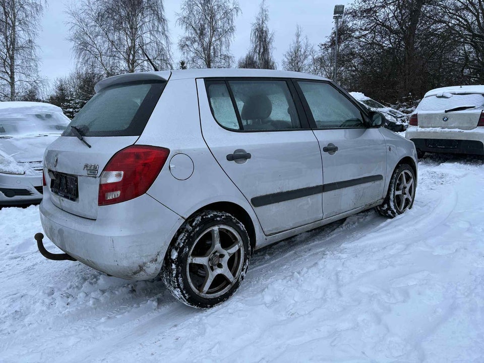 Skoda Fabia 1,4 16V Ambiente 5d