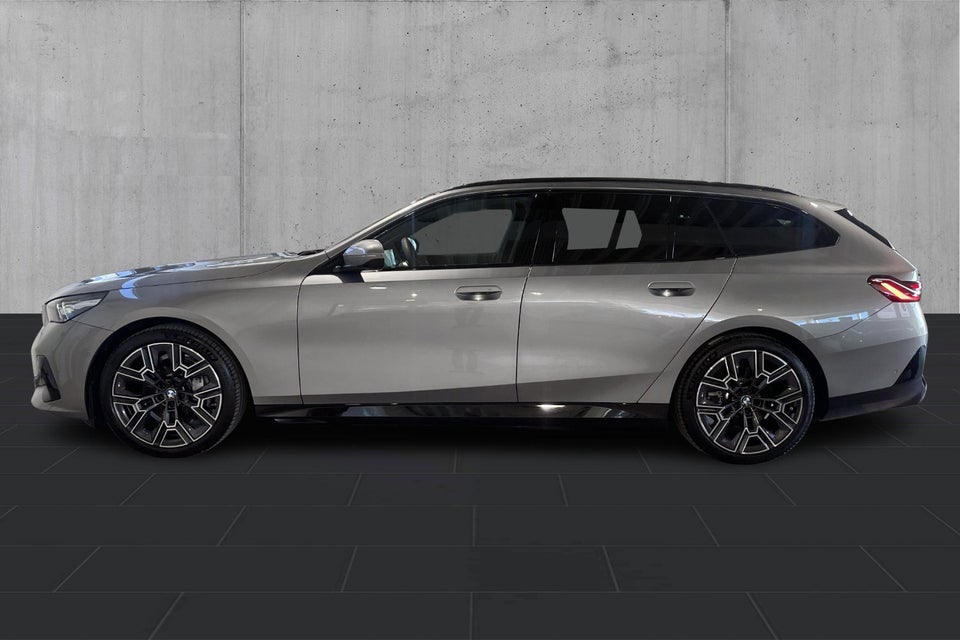 BMW i5 eDrive40 Touring Fully Charged 5d