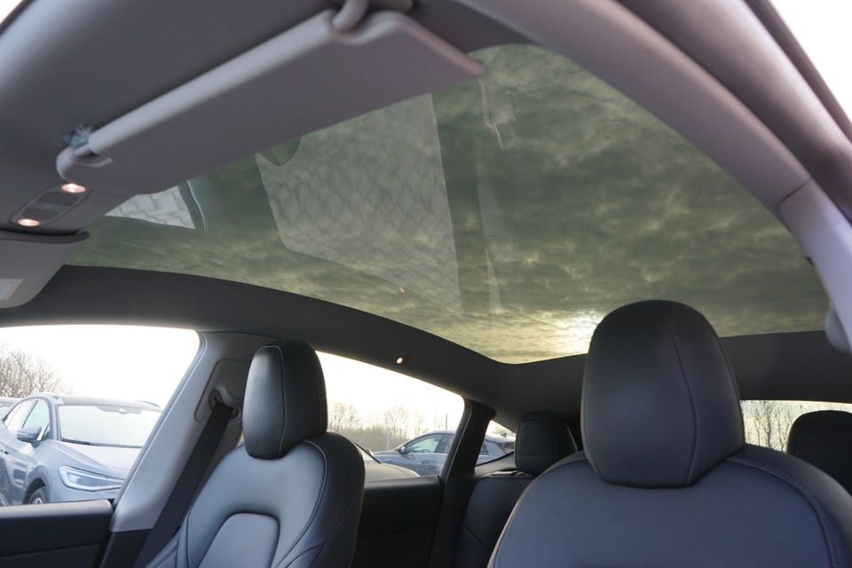 Tesla Model Y Long Range AWD 5d