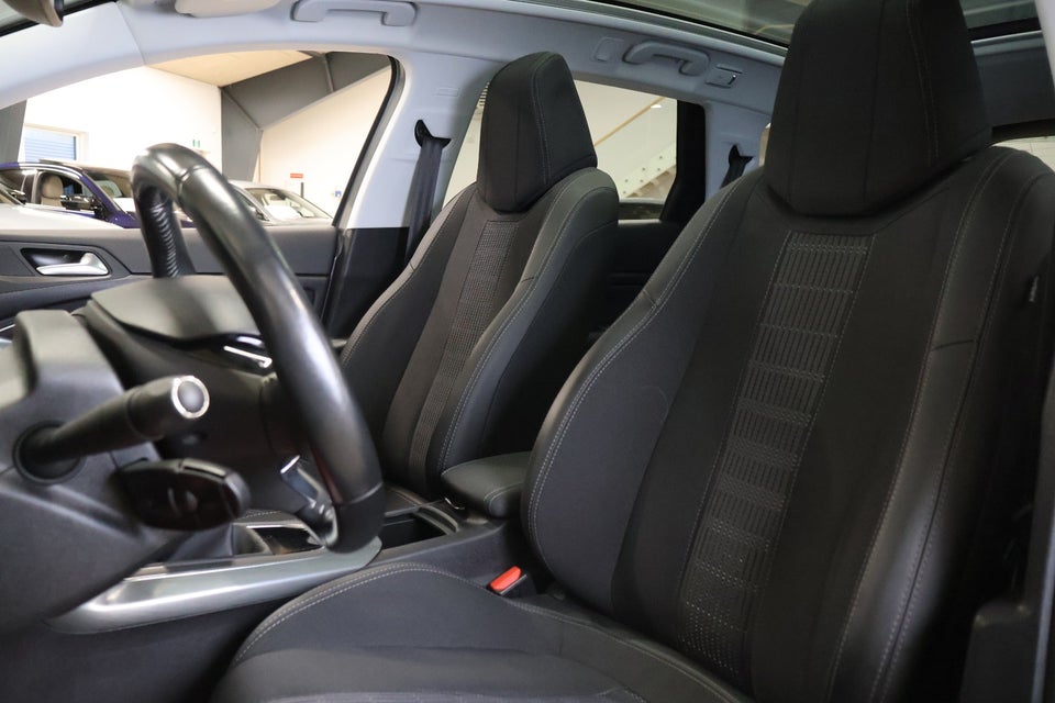 Peugeot 308 1,6 BlueHDi 120 Allure Sky 5d