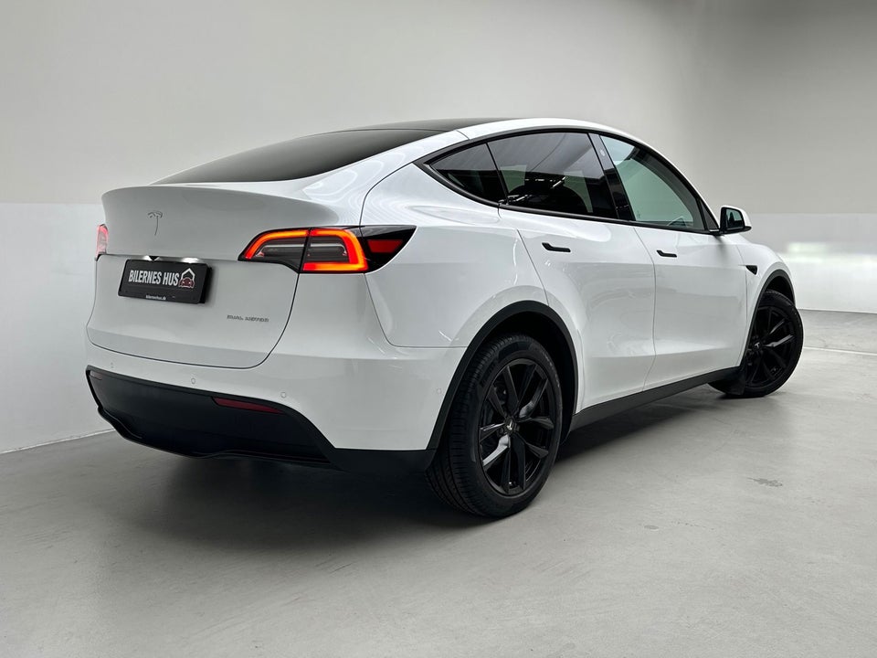 Tesla Model Y Long Range AWD 5d