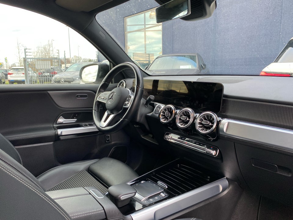 Mercedes EQB300 Progressive 4Matic 5d