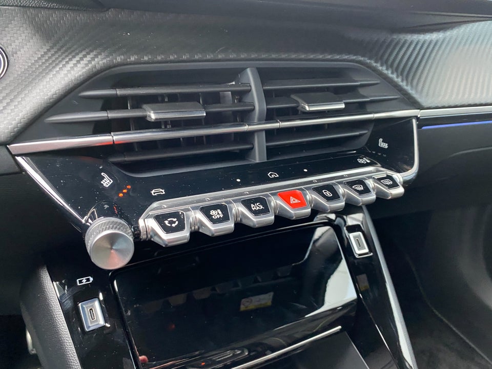 Peugeot e-2008 54 GT 5d