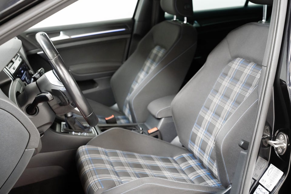 VW Golf VII 1,4 GTE DSG 5d