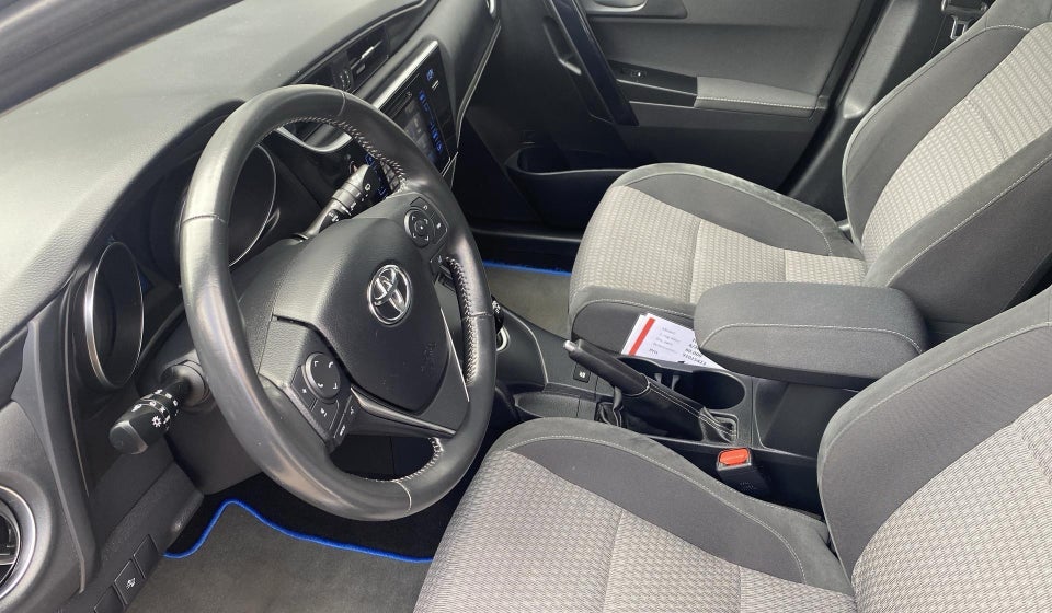 Toyota Auris 1,8 Hybrid H2 Selected CVT 5d