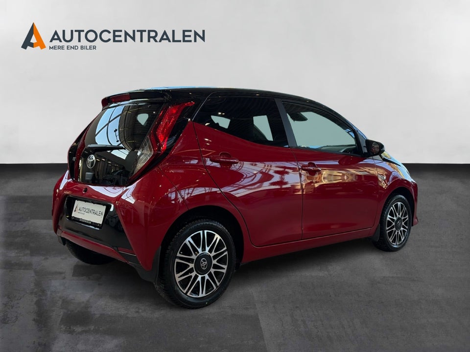 Toyota Aygo 1,0 VVT-i x-clusiv x-shift 5d