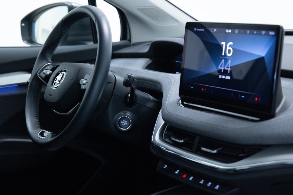 Skoda Enyaq 60 iV Loft 5d