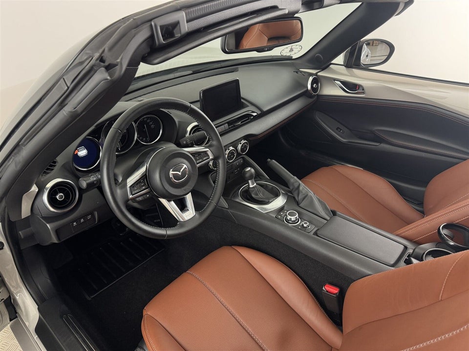 Mazda MX-5 2,0 SkyActiv-G 184 Roadster Kazari 2d