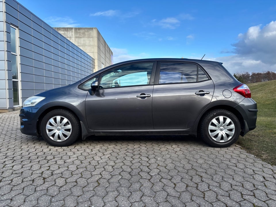 Toyota Auris 1,4 D-4D T2 5d