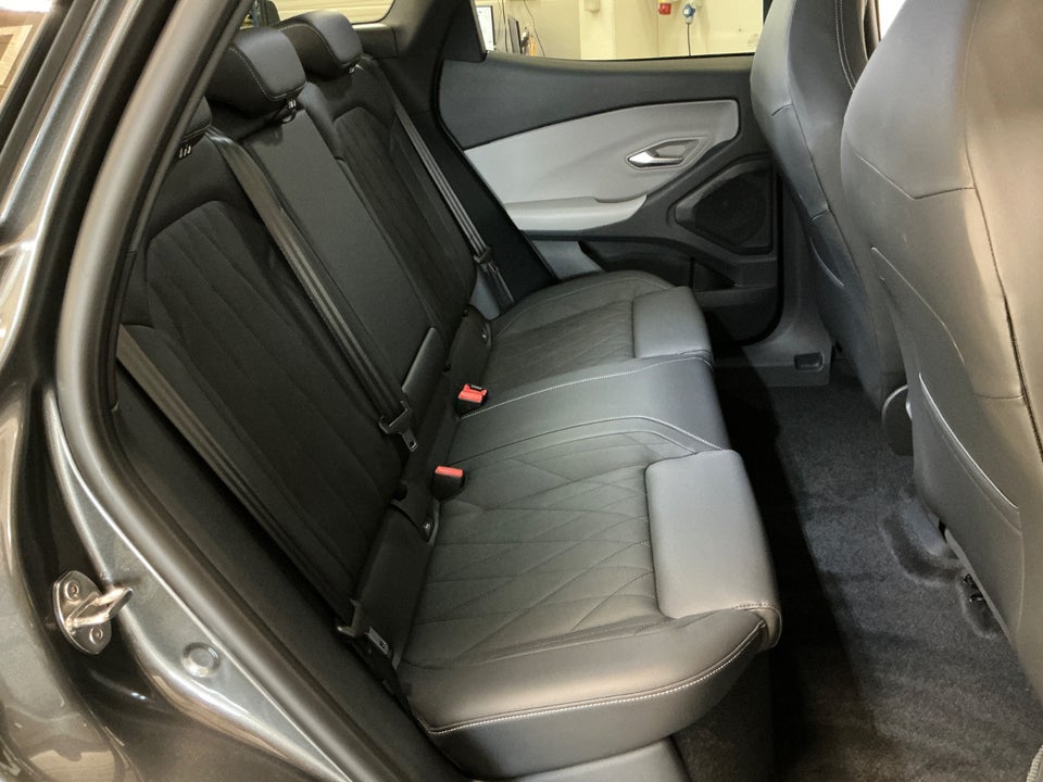 Ford Explorer 77 Premium Extended Range 5d