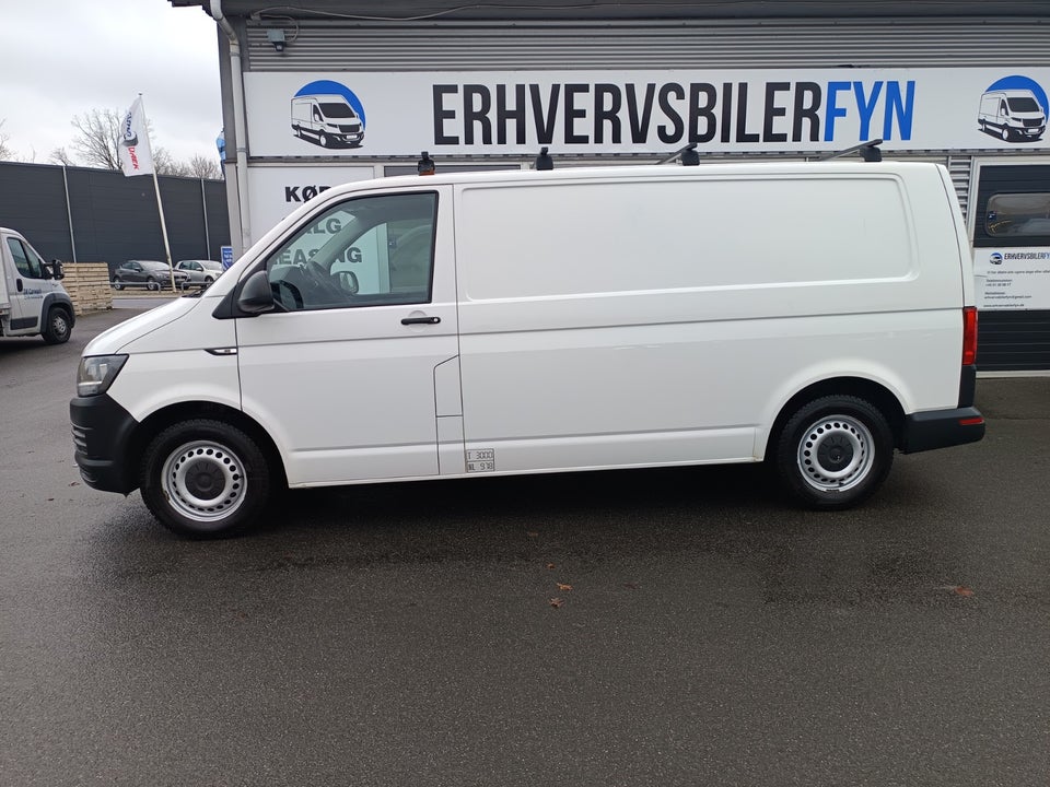 VW Transporter 2,0 TDi 102 Kassevogn lang