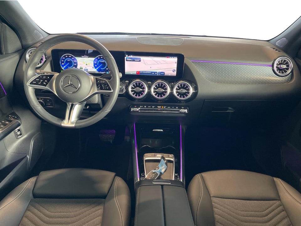 Mercedes EQA350 4Matic 5d