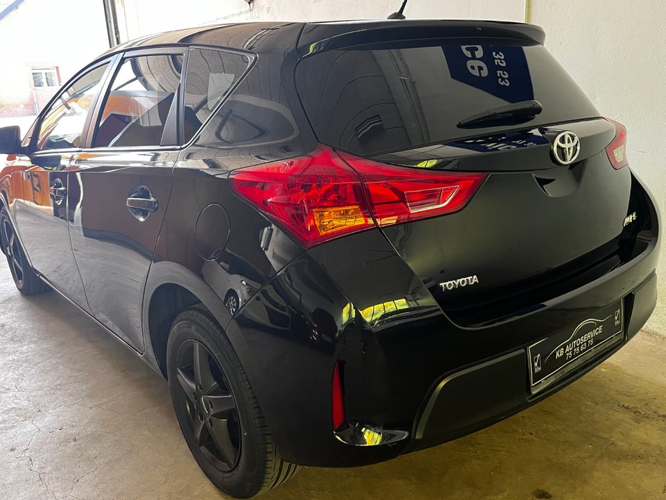 Toyota Auris 1,6 T2 5d