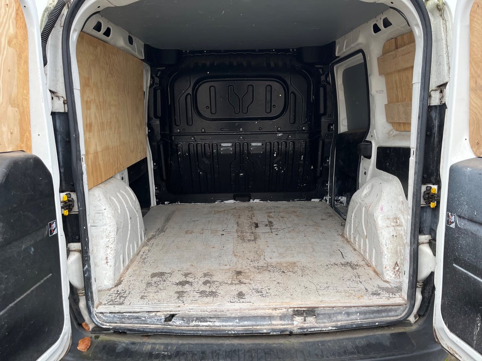 Fiat Doblò Cargo 1,3 MJT Basic L1 4d