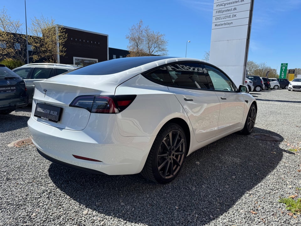 Tesla Model 3 Standard Range+ RWD 4d