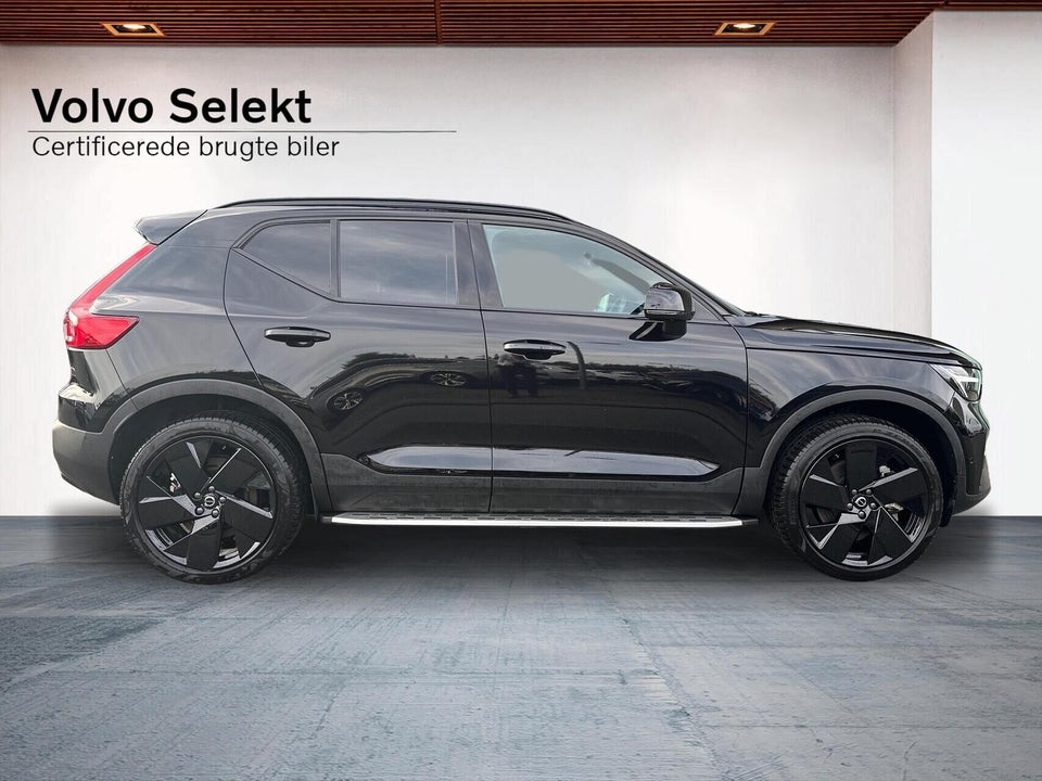 Volvo EX40 Extended Range Black Edition 5d