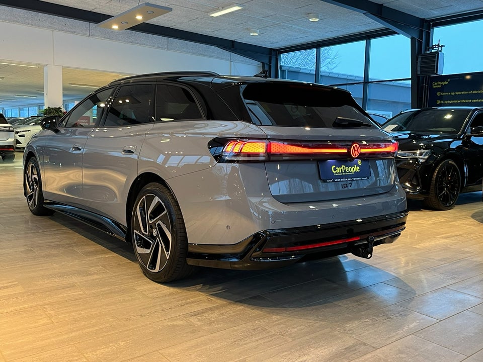 VW ID.7 77 Style+ Tourer 5d