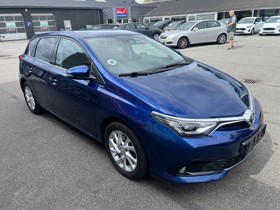 Toyota Auris 1,2 T T2 5d