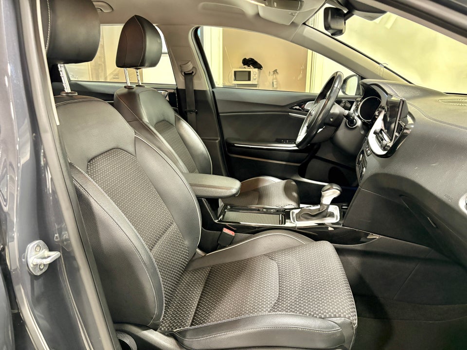 Kia Ceed 1,6 PHEV Upgrade SW DCT 5d