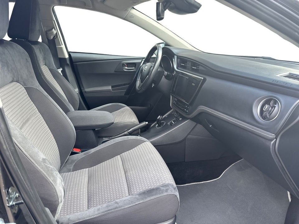 Toyota Auris 1,8 Hybrid H2 Style Touring Sports CVT 5d